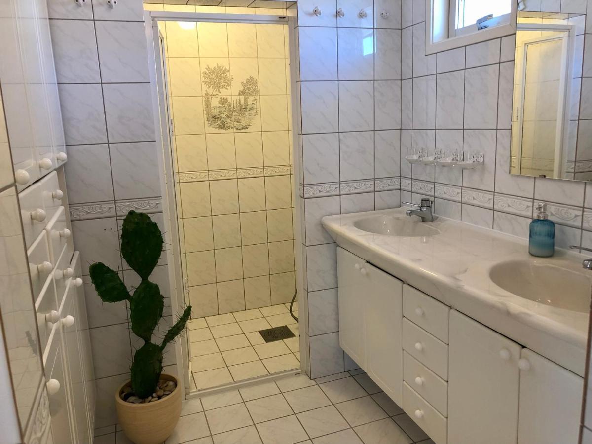Vacker Vaning Med Havsutsikt I Stroemstads Centrum. Екстериор снимка